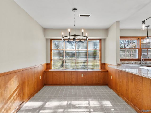 2501 College Street SE, Decatur, AL 35601