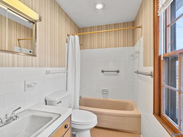 2501 College Street SE, Decatur, AL 35601