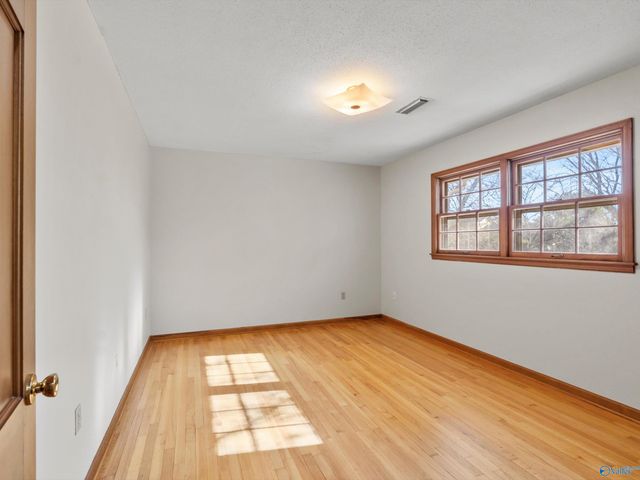 2501 College Street SE, Decatur, AL 35601