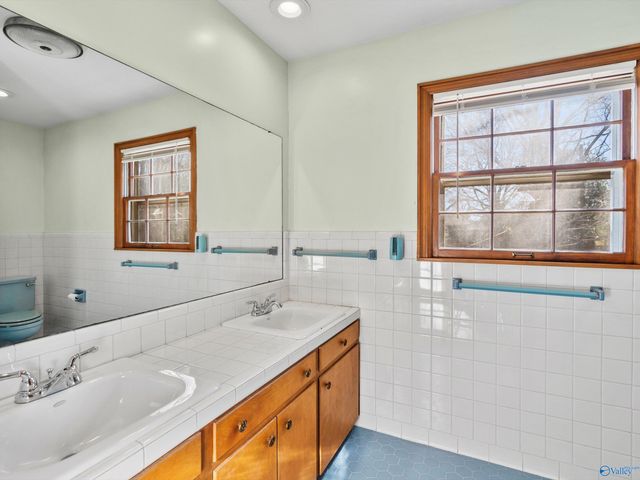 2501 College Street SE, Decatur, AL 35601