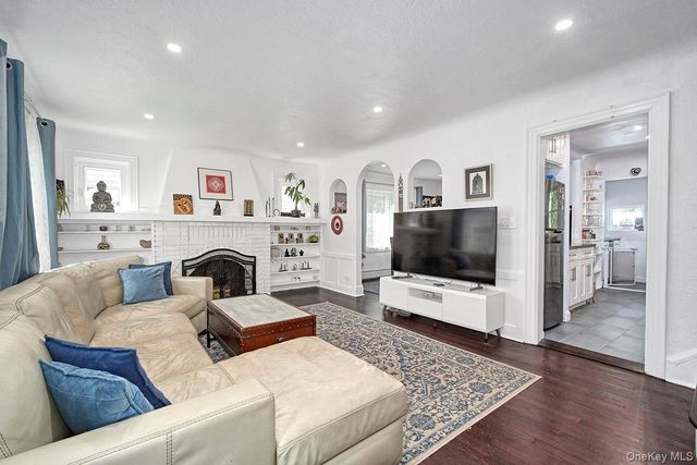 88 Smith Avenue, White Plains, NY 10605
