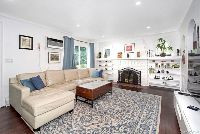 88 Smith Avenue, White Plains, NY 10605