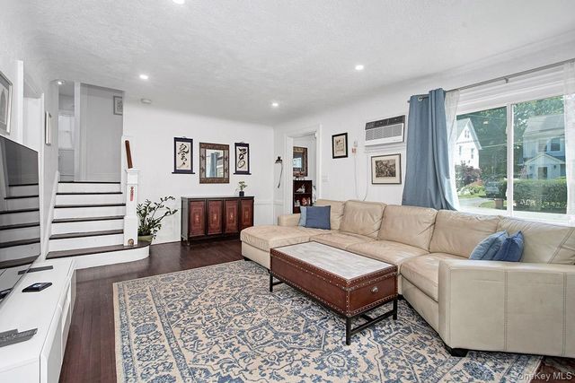 88 Smith Avenue, White Plains, NY 10605