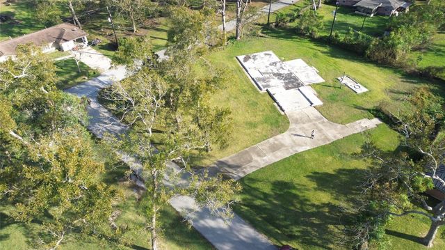 6403 Spencer Drive, Jones Creek, TX 77541