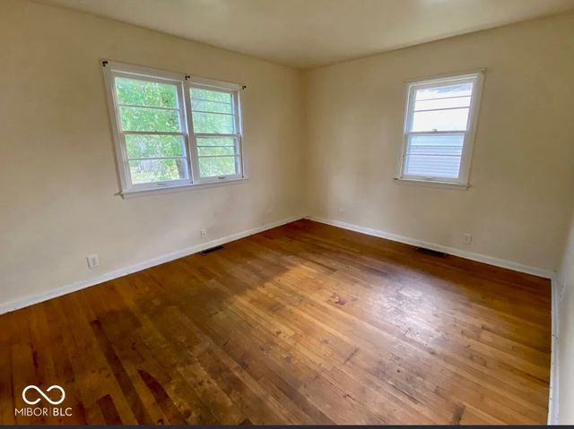 867 W Seventh Street W, Greenfield, IN 46140