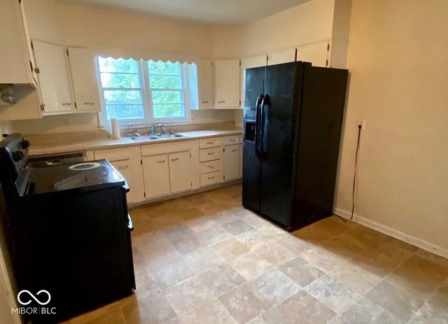 867 W Seventh Street W, Greenfield, IN 46140
