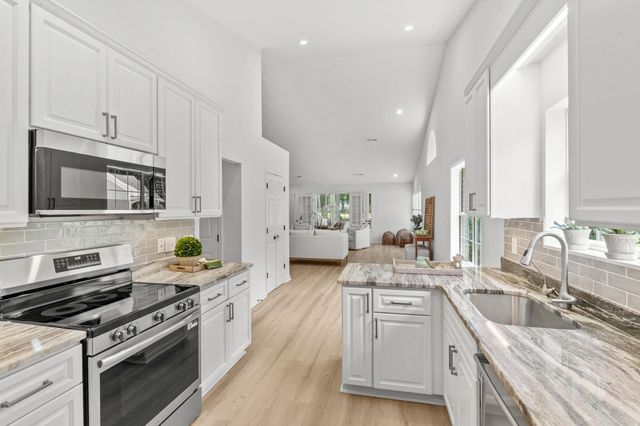 168 Mackinley Circle, Pawleys Island, SC 29585