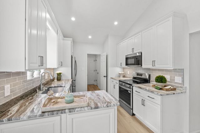 168 Mackinley Circle, Pawleys Island, SC 29585