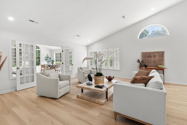 168 Mackinley Circle, Pawleys Island, SC 29585