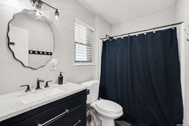 3210 Kirby Dr, Kirby, TX 78219
