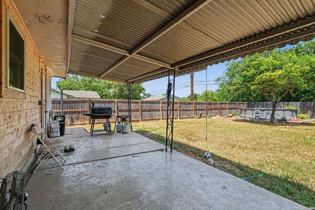 3210 Kirby Dr, Kirby, TX 78219