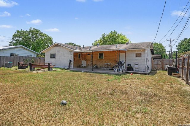 3210 Kirby Dr, Kirby, TX 78219