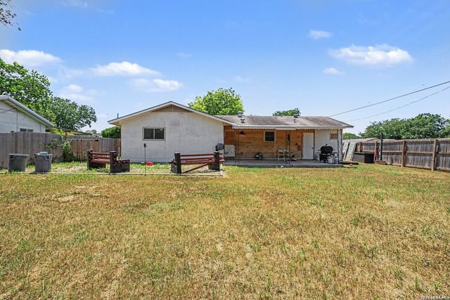 3210 Kirby Dr, Kirby, TX 78219