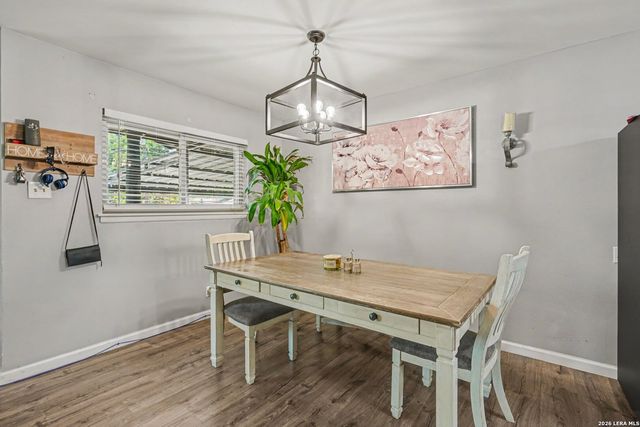 3210 Kirby Dr, Kirby, TX 78219