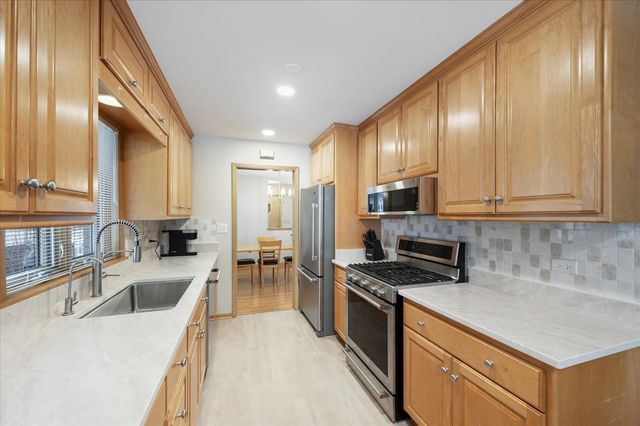 878 S Parkside Avenue, Elmhurst, IL 60126