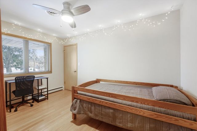 878 S Parkside Avenue, Elmhurst, IL 60126