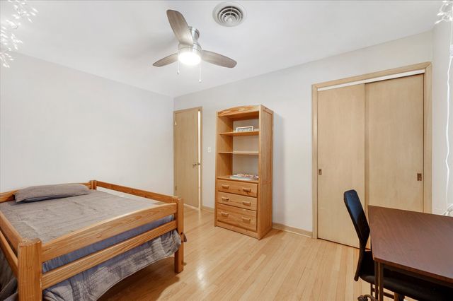 878 S Parkside Avenue, Elmhurst, IL 60126