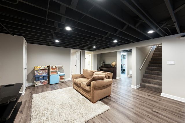 878 S Parkside Avenue, Elmhurst, IL 60126