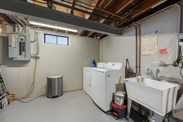 878 S Parkside Avenue, Elmhurst, IL 60126