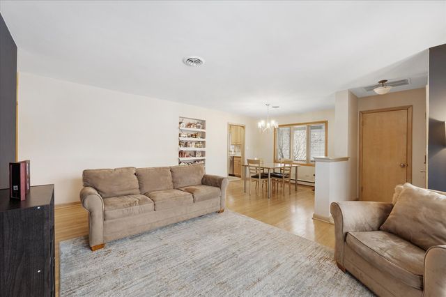 878 S Parkside Avenue, Elmhurst, IL 60126