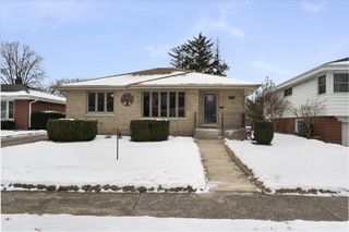 878 S Parkside Avenue, Elmhurst, IL 60126
