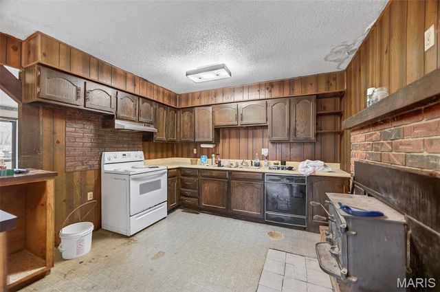 19536 Echo Road, Phillipsburg, MO 65722