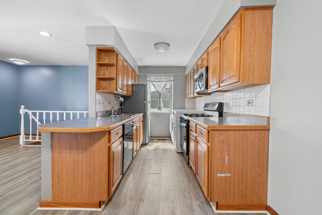 1220 Cove Drive 224D, Prospect Heights, IL 60070