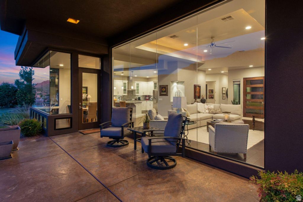 Image 40 of property listing at 2405 W ENTRADA TRL #78, St. George, UT 84770