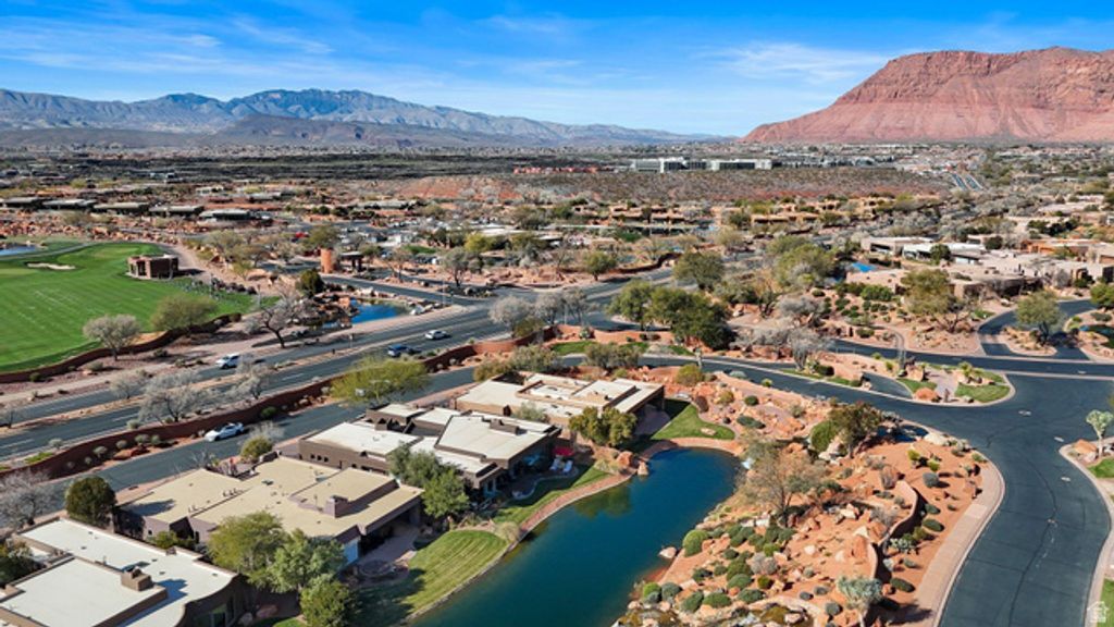 Image 5 of property listing at 2405 W ENTRADA TRL #78, St. George, UT 84770