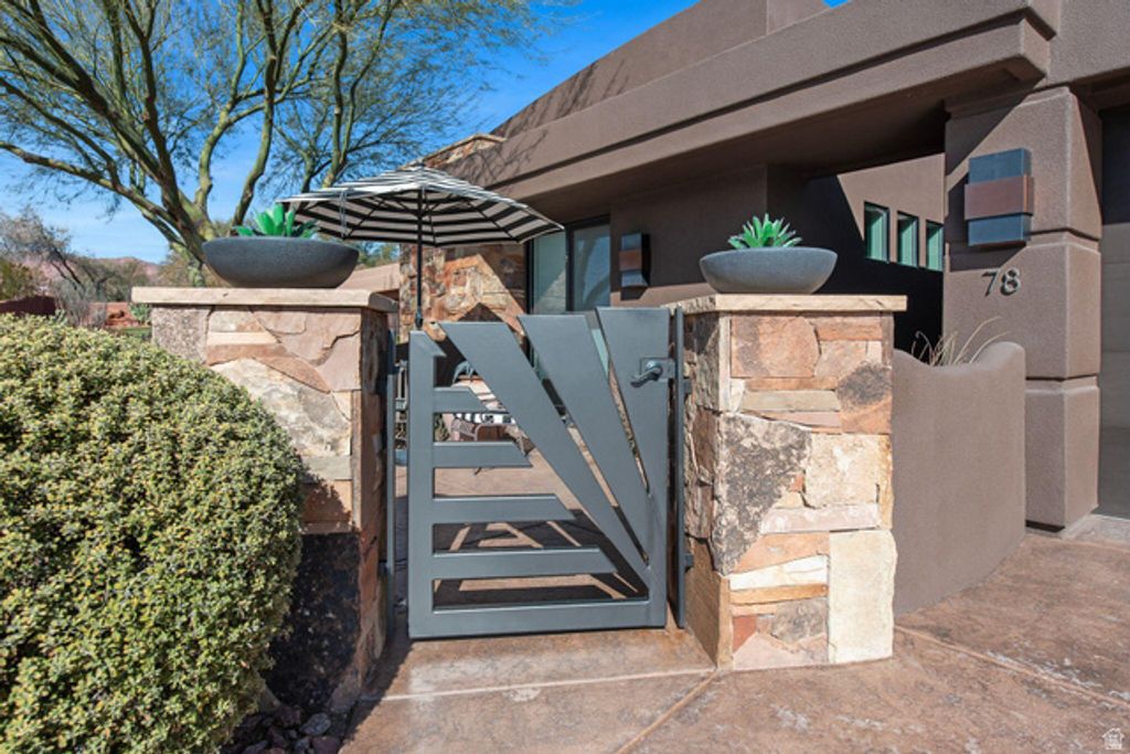 Image 8 of property listing at 2405 W ENTRADA TRL #78, St. George, UT 84770