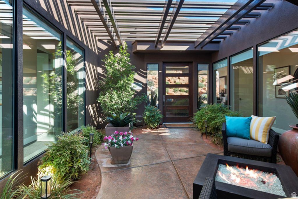 Image 9 of property listing at 2405 W ENTRADA TRL #78, St. George, UT 84770