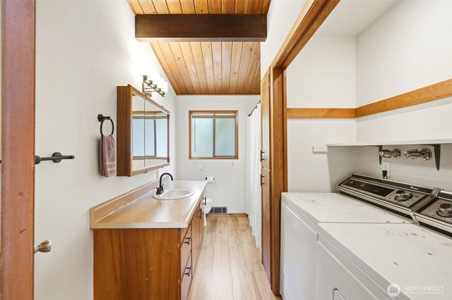 1838 Edgewood Drive, Camano Island, WA 98282