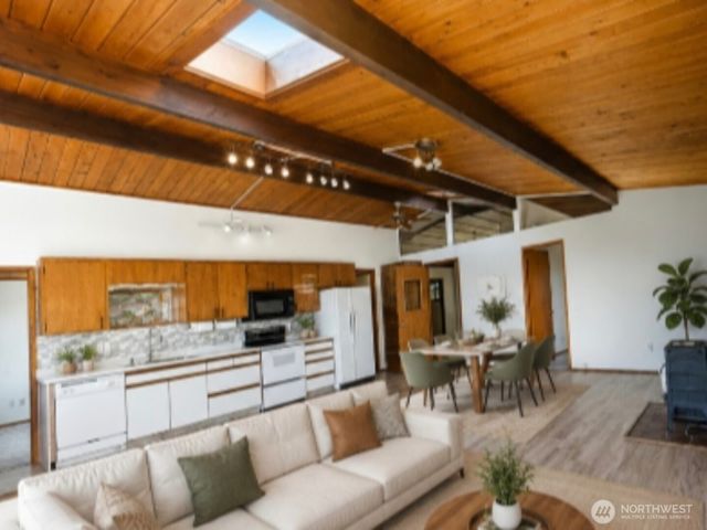 1838 Edgewood Drive, Camano Island, WA 98282