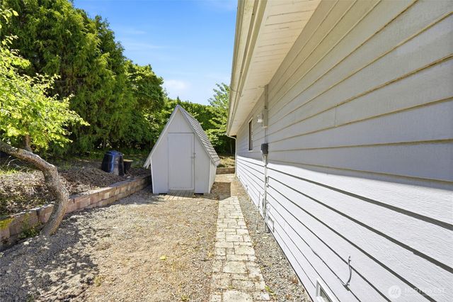 1838 Edgewood Drive, Camano Island, WA 98282