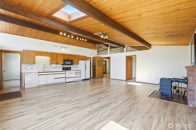 1838 Edgewood Drive, Camano Island, WA 98282
