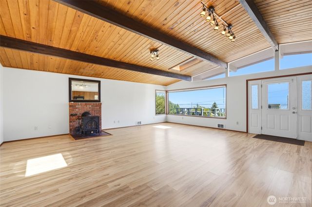 1838 Edgewood Drive, Camano Island, WA 98282