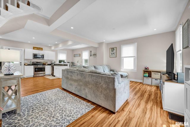 715 E CHATHAM Street, Metamora, IL 61548