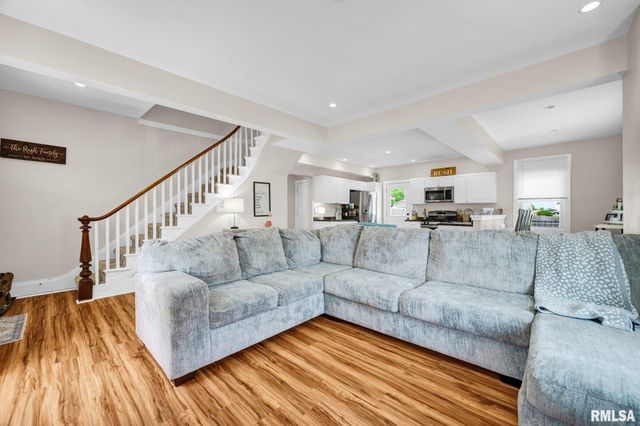 715 E CHATHAM Street, Metamora, IL 61548