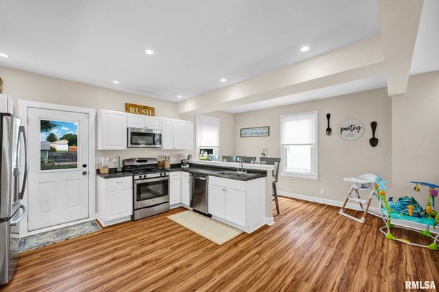 715 E CHATHAM Street, Metamora, IL 61548