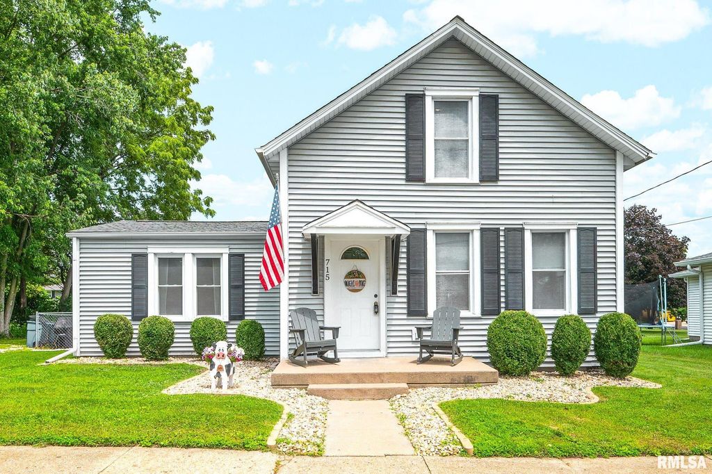 715 E CHATHAM Street, Metamora, IL 61548