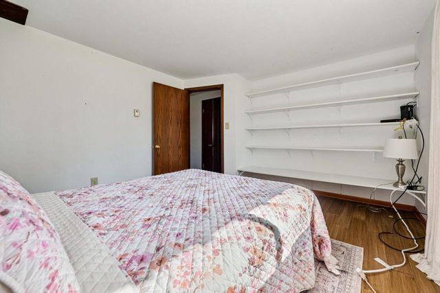 11817 W Grange AVENUE, Hales Corners, WI 53130