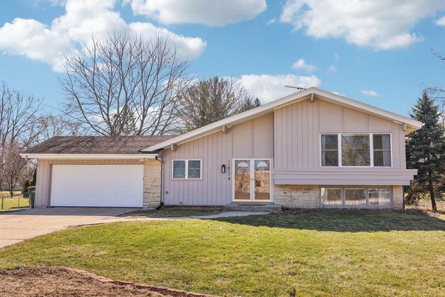 11817 W Grange AVENUE, Hales Corners, WI 53130