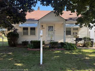 17116 Russell Avenue, Allen Park, MI 48101