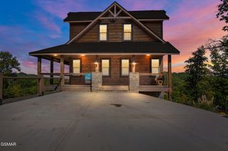 2943 Lightning Strike Drive, Sevierville, TN 37862