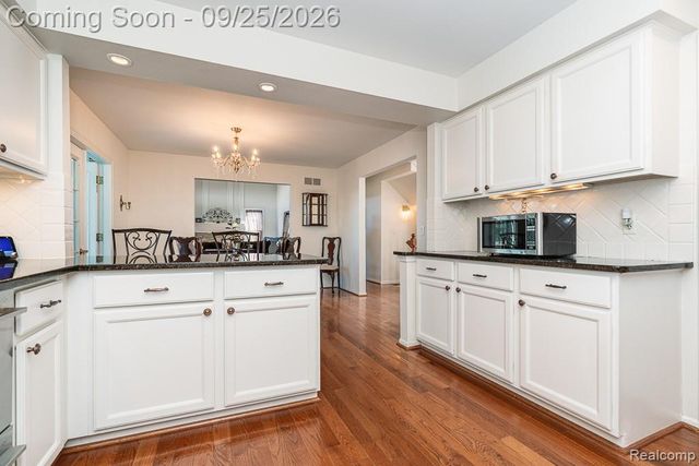 13853 Wellington Drive, Sterling Heights, MI 48313