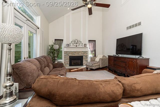 13853 Wellington Drive, Sterling Heights, MI 48313