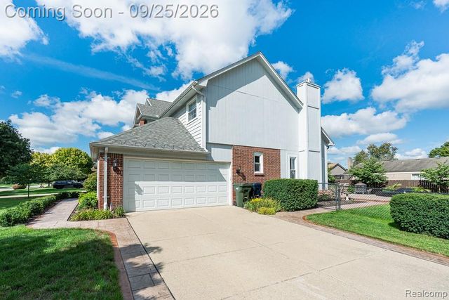 13853 Wellington Drive, Sterling Heights, MI 48313