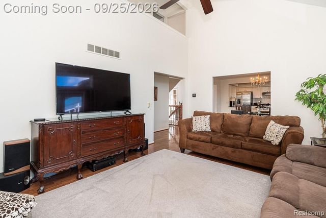 13853 Wellington Drive, Sterling Heights, MI 48313