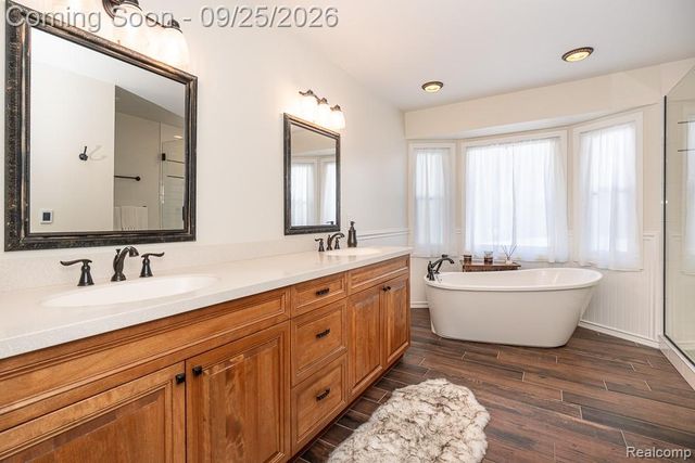 13853 Wellington Drive, Sterling Heights, MI 48313