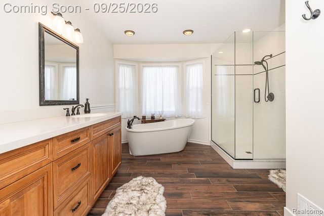 13853 Wellington Drive, Sterling Heights, MI 48313
